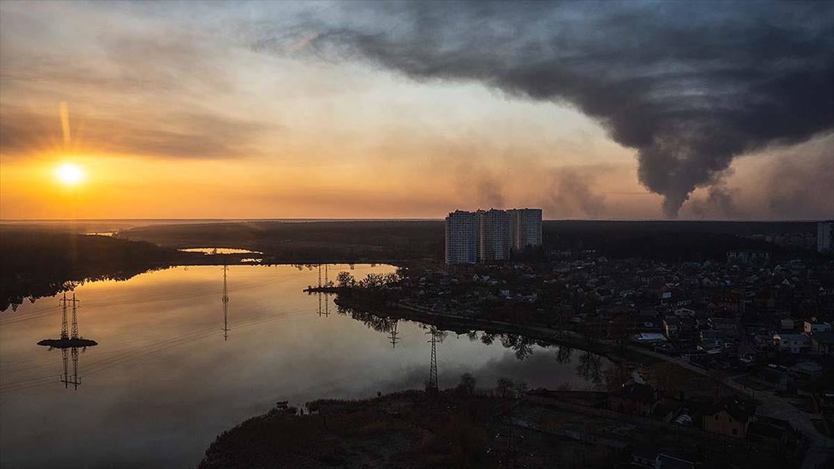 Kiev Belediye Başkanı Kliçko, Kentin Bombalandığını Duyurdu