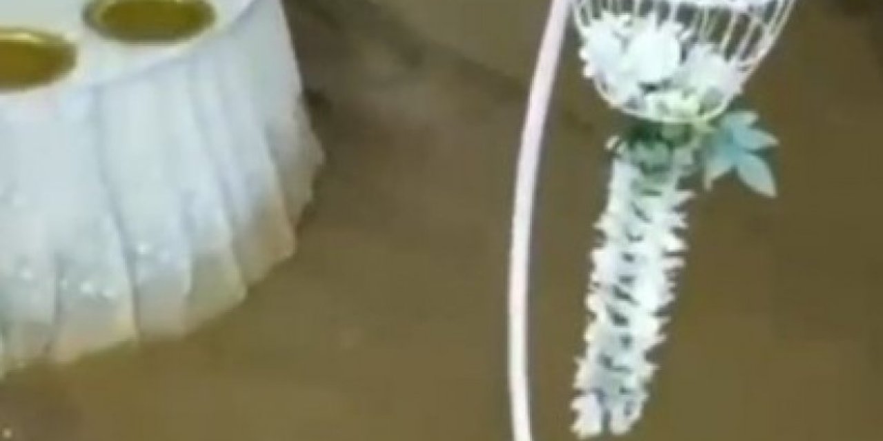 Burdur'da düğün salonunu sel bastı