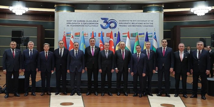 Türkiye'nin 10 Ülkeyle Diplomatik İlişkiler Kurmasının 30. Yılı Ankara'da Kutlandı