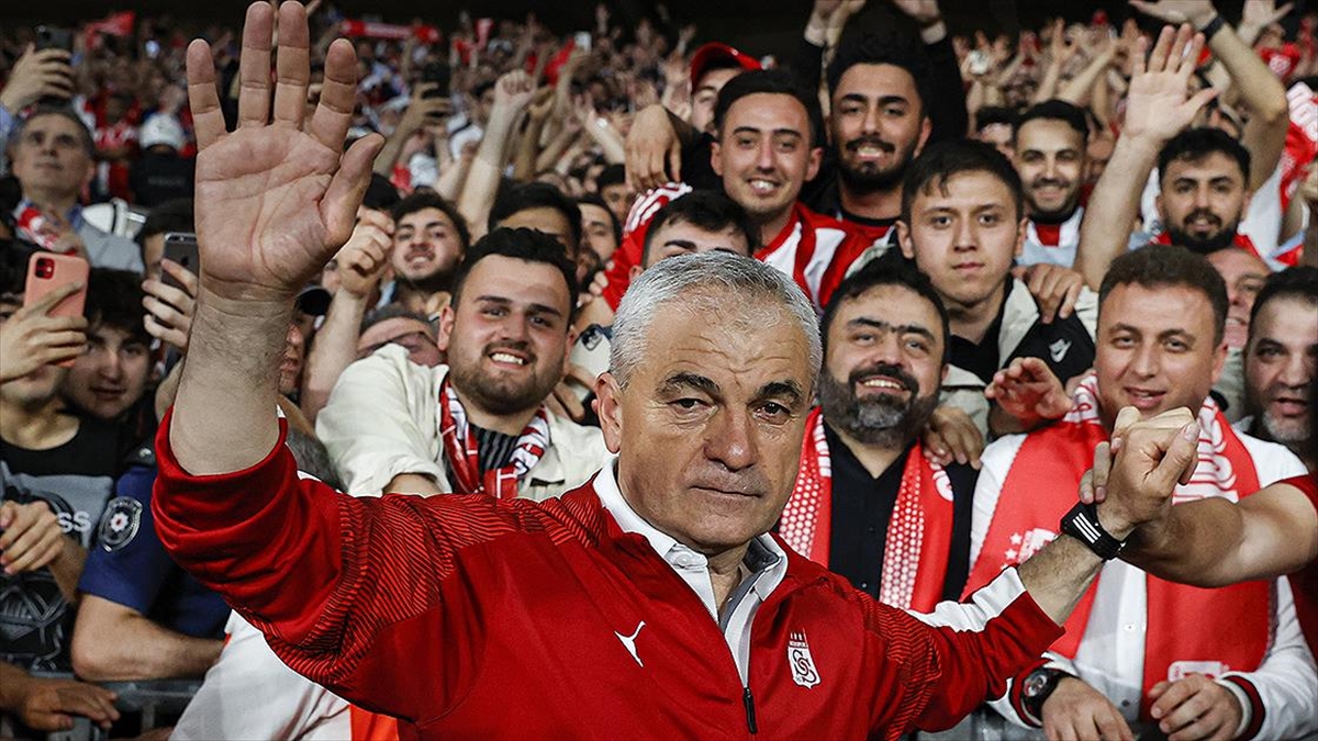 Sivasspor, Teknik Direktör Rıza Çalımbay'la Devam Edecek