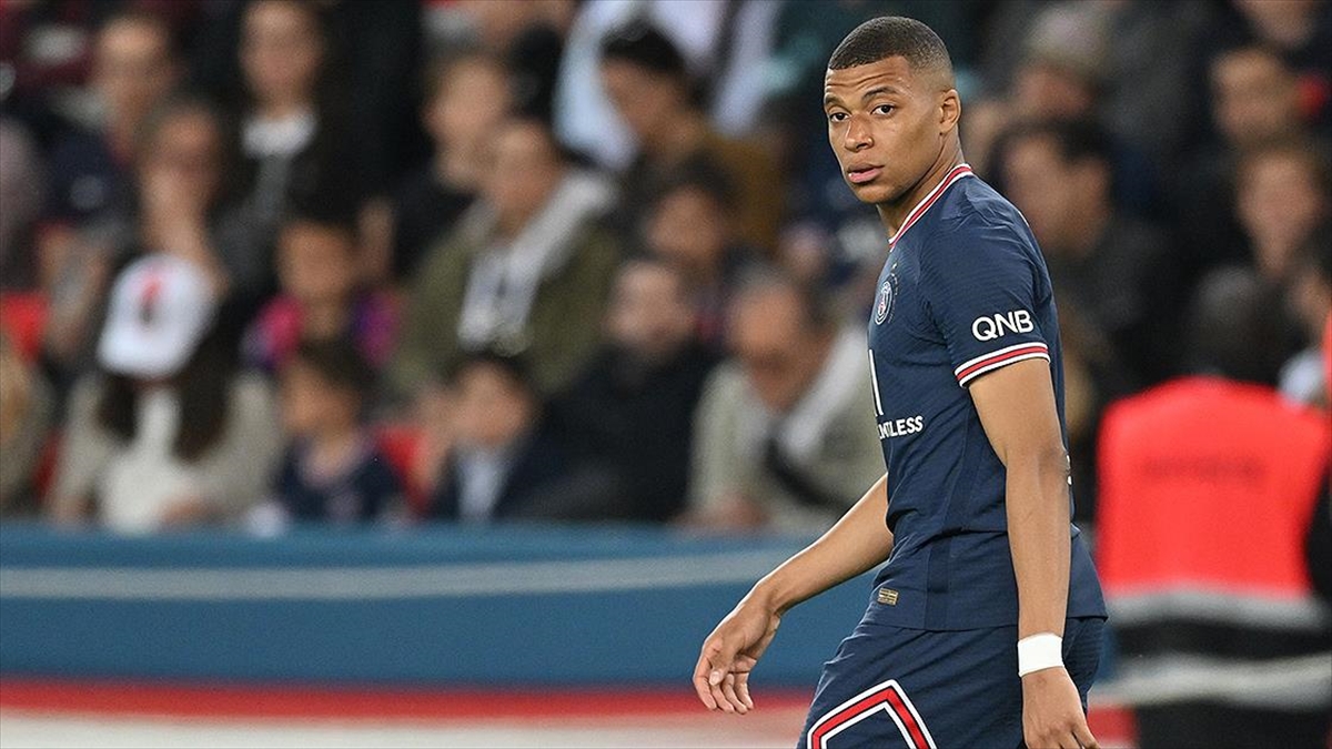 Futbol Dünyasının En Değerlisi Psg'nin Fransız Golcüsü Mbappe