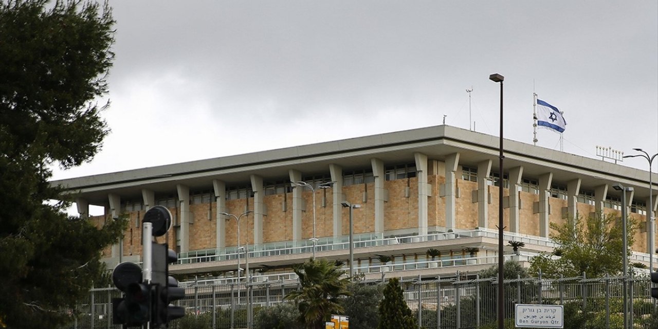 İsrail'de İşgal Yasasını Meclisten Geçiremeyen Hükümetin Düşmesi Gündemde