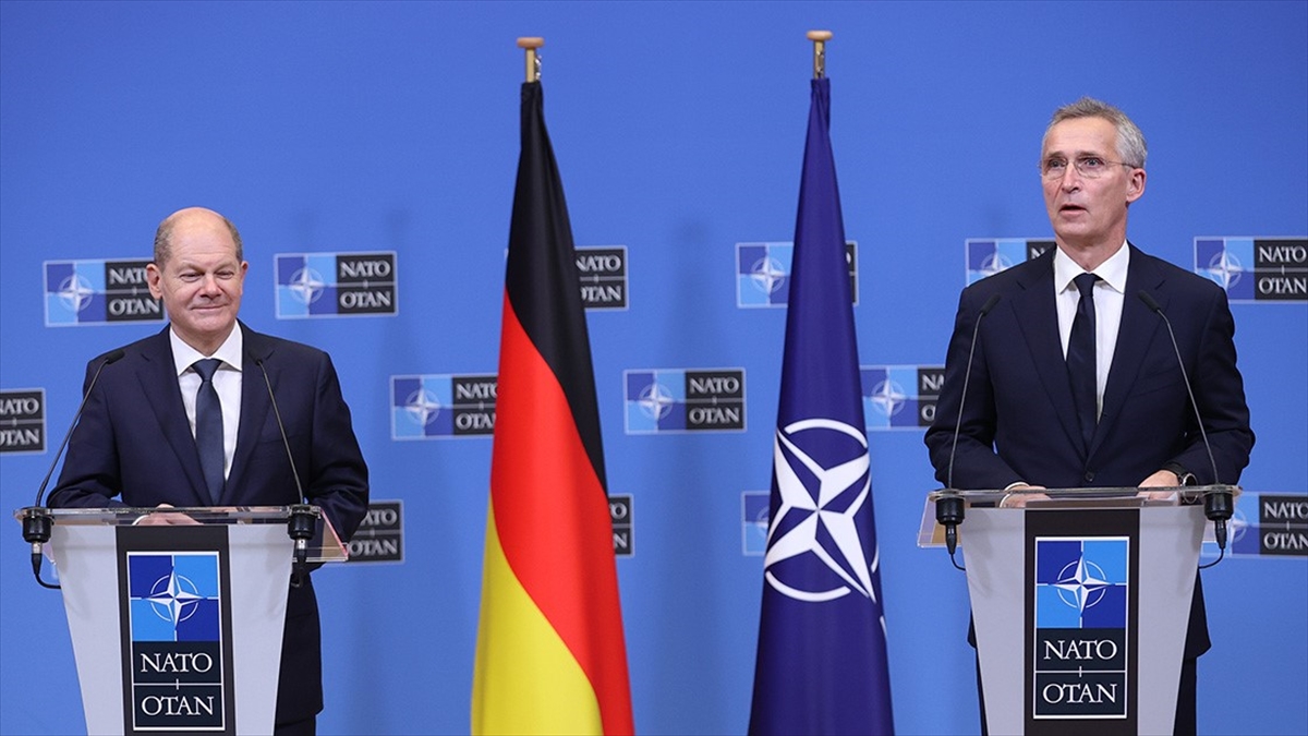 Nato Genel Sekreteri Stoltenberg, Almanya Başbakanı Scholz İle Görüştü