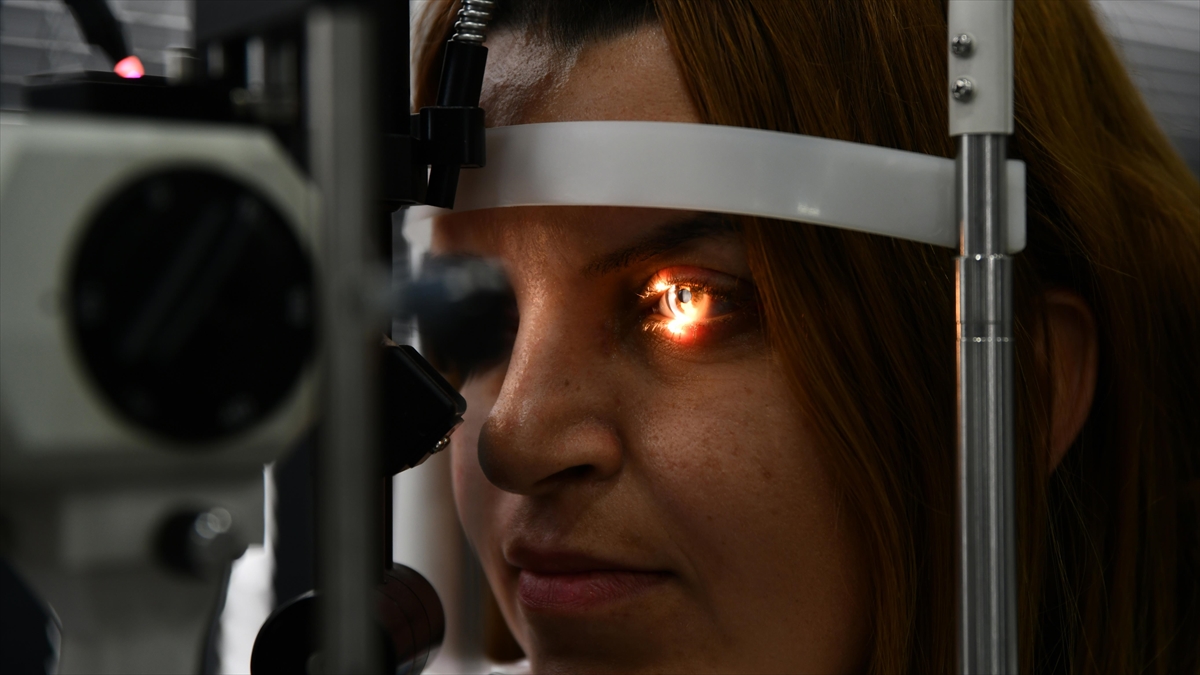 30 Yıldır Gözyaşı Döken Kadın Rahatsızlığından Ameliyatla Kurtuldu