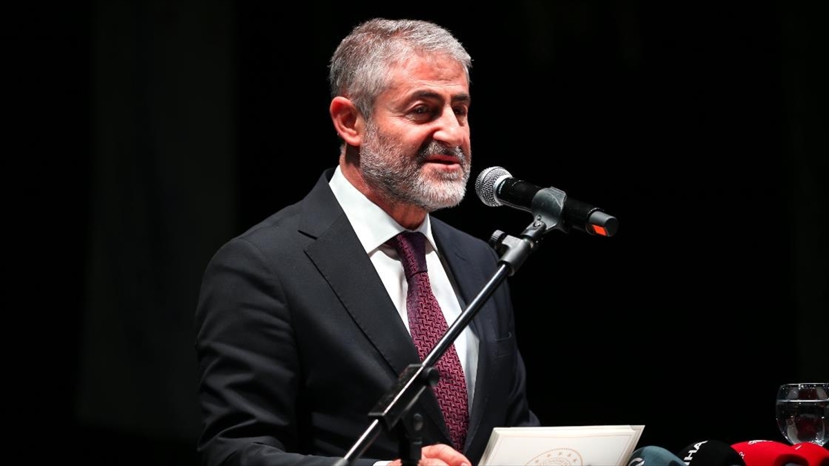 Hazine Ve Maliye Bakanı Nebati: Türkiye Kamu Borç Stoku Bakımından Birçok Ülkeden Pozitif Ayrışmayı Sürdürüyor