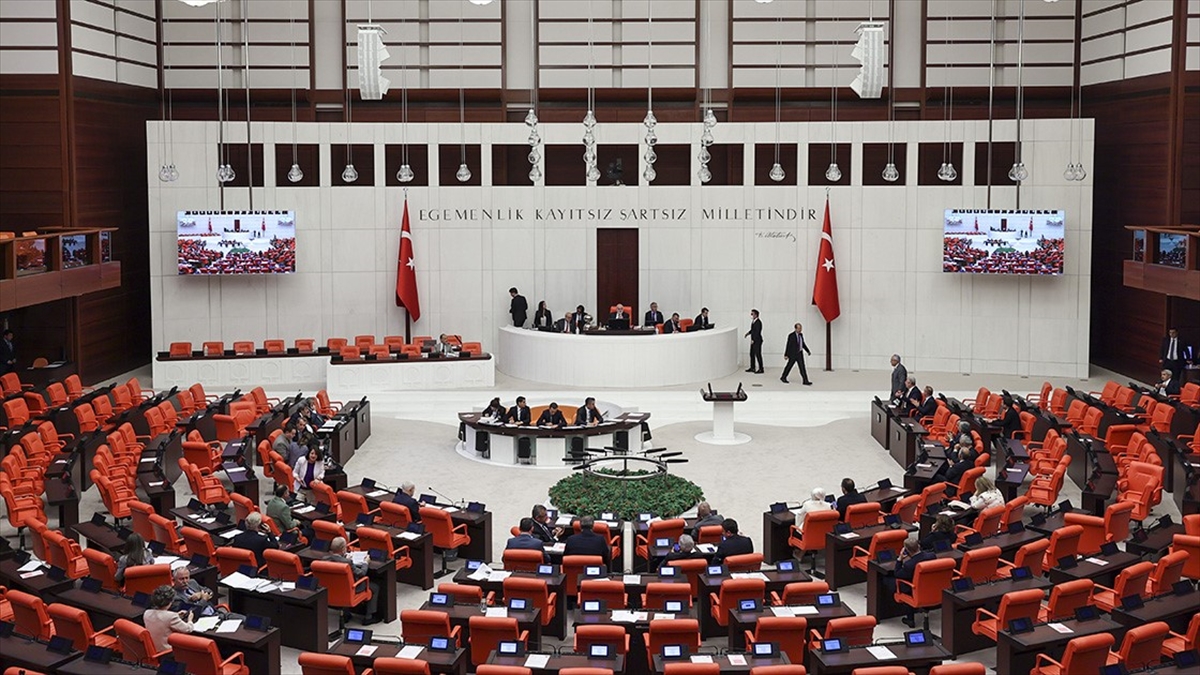 Meclis, Sağlık Çalışanlarının Mali Haklarının İyileştirilmesini De İçeren Kanun Teklifi İçin Mesai Yapacak