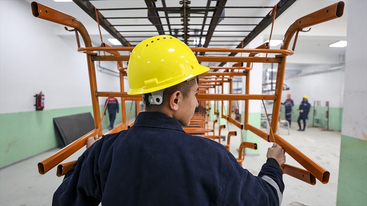 Meslek Liselerinin Ekonomiye Katkısı 5 Ayda Yaklaşık 560 Milyon Liraya Ulaştı