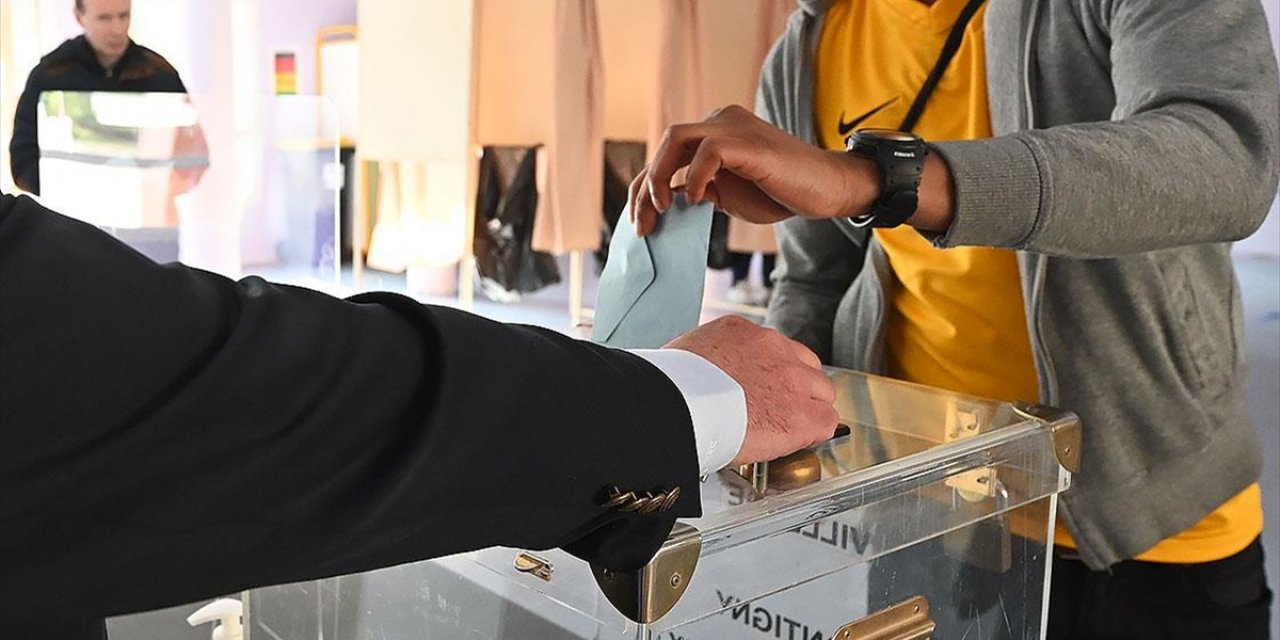 Fransa'da Milletvekili Genel Seçiminde Sandıklar Kapandı