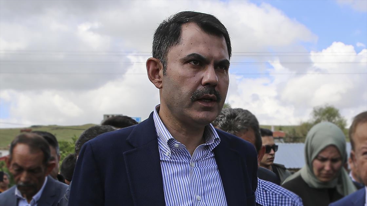 Bakan Kurum, Akyurt'ta İncelemelerde Bulundu: İvedilikle Yeni Binaların Yapımını Gerçekleştireceğiz
