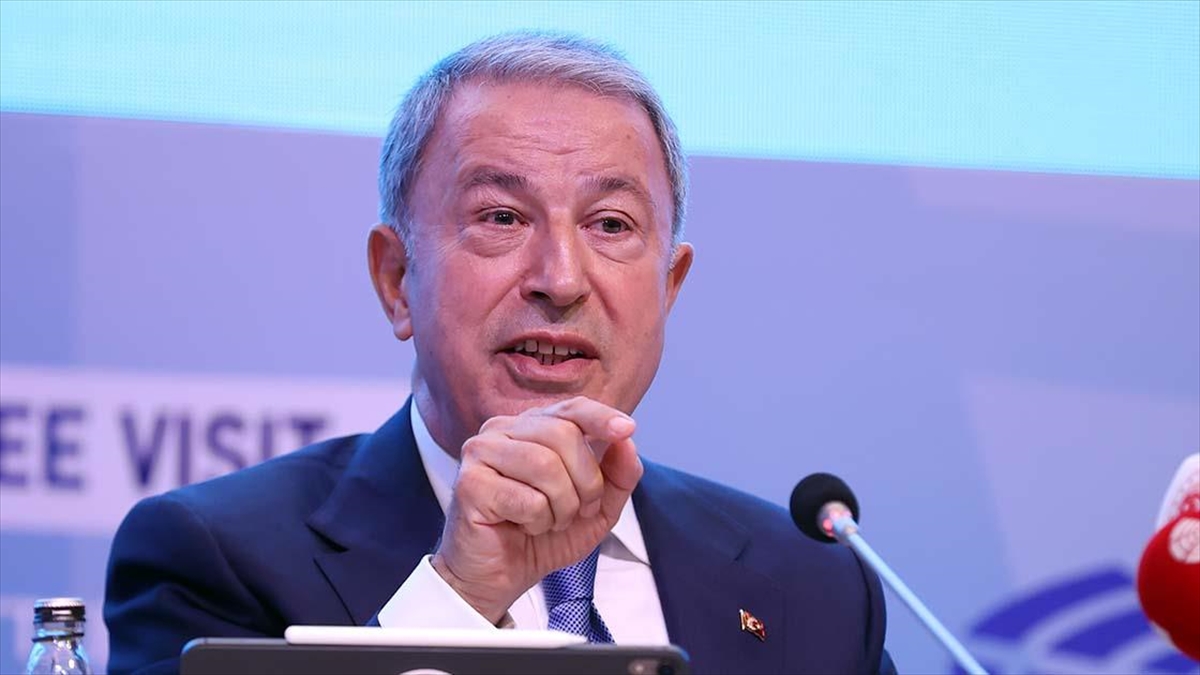 Milli Savunma Bakanı Akar'dan Yunan Parlamenterlere Sert Tepki