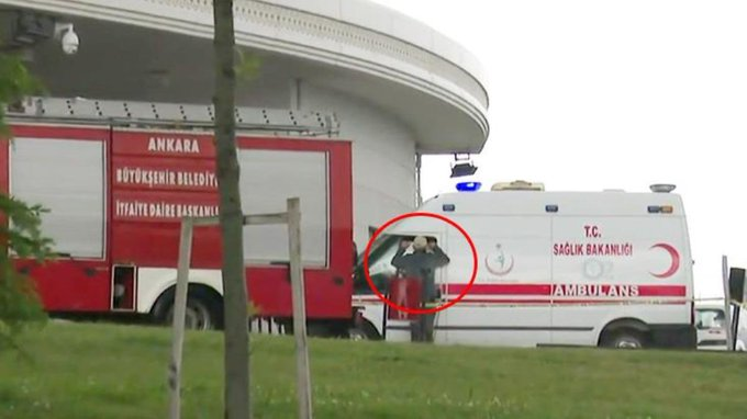 Bakanlık önünde sıcak anlar: 'Bakan gelmezse patlatırım'