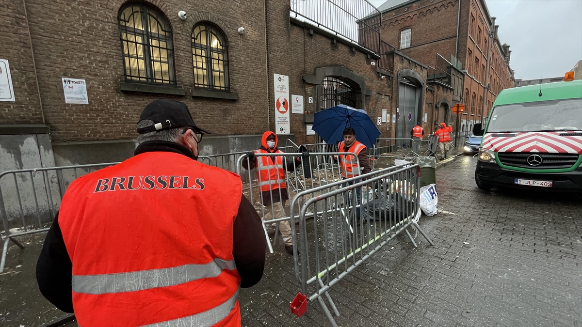 Belçika'da Sığınmacıların Barınması İçin "Çadır Kamp" Seçeneği Gündeme Geldi