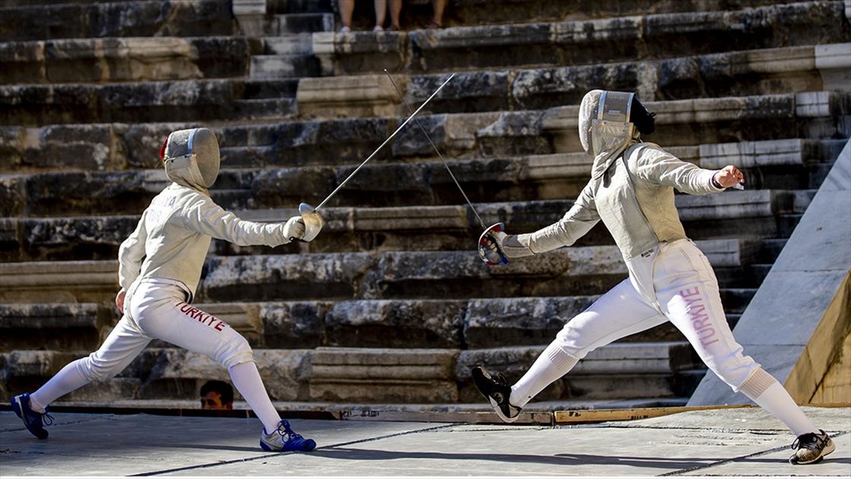 Avrupa Büyükler Eskrim Şampiyonası Yarın Antalya'da Başlıyor