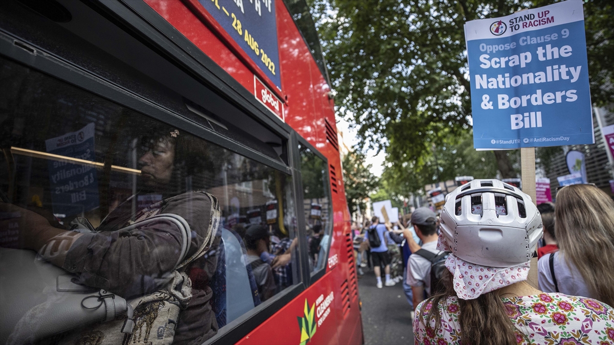 Bm'den İngiltere'ye Sığınmacıları Ruanda'ya Yollama Planını Durdurma Çağrısı