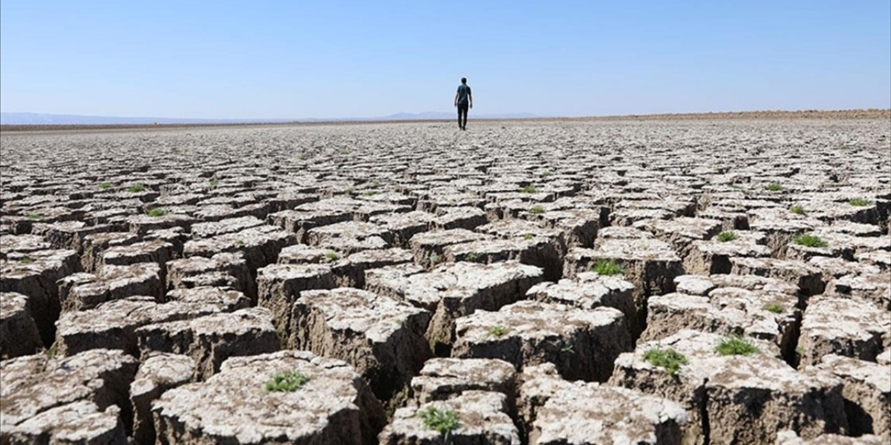 İklim Değişikliğine Bağlı Kuraklık Çölleşme Riskini Artırıyor