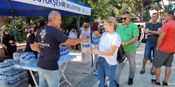 AYDIN BÜYÜKŞEHİR BELEDİYESİ TYT SINAVINA KATILAN ÖĞRENCİLERİN YANINDA OLDU