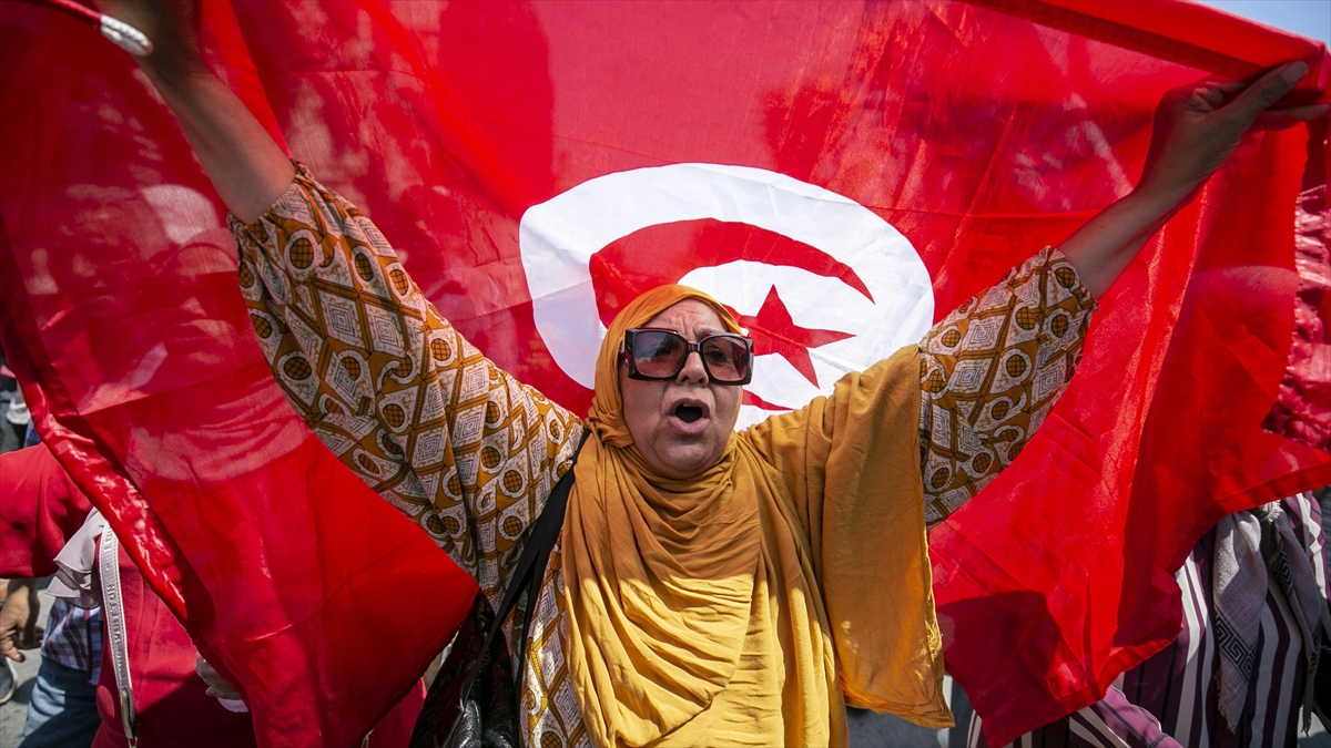 Tunus’ta Yeni Anayasa İçin Düzenlenecek Referandum Protesto Edildi