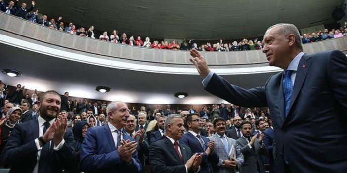 AKP'de Sosyal Medya Düzenlemesi  Rahatsızlığı