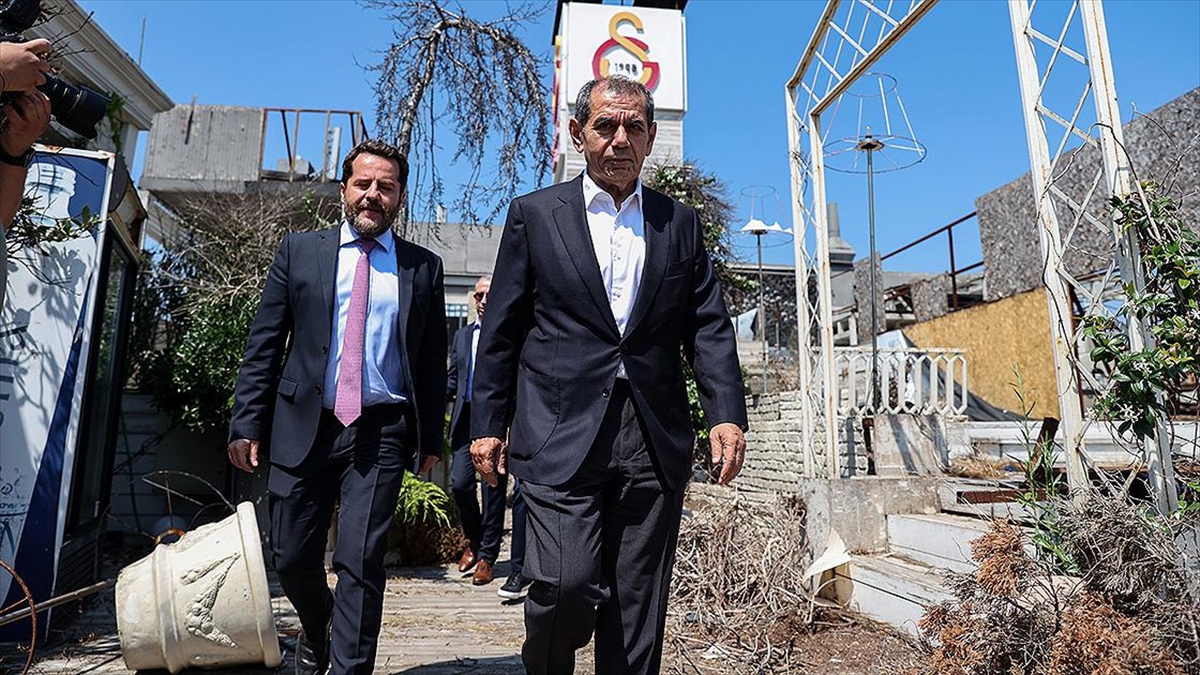 Dursun Özbek, Galatasaray Adası'nda İncelemelerde Bulundu