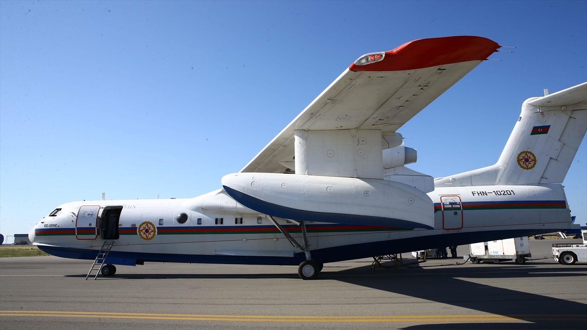 Azerbaycan Orman Yangınlarının Söndürülmesine Destek İçin Türkiye'ye Amfibi Uçak Gönderdi