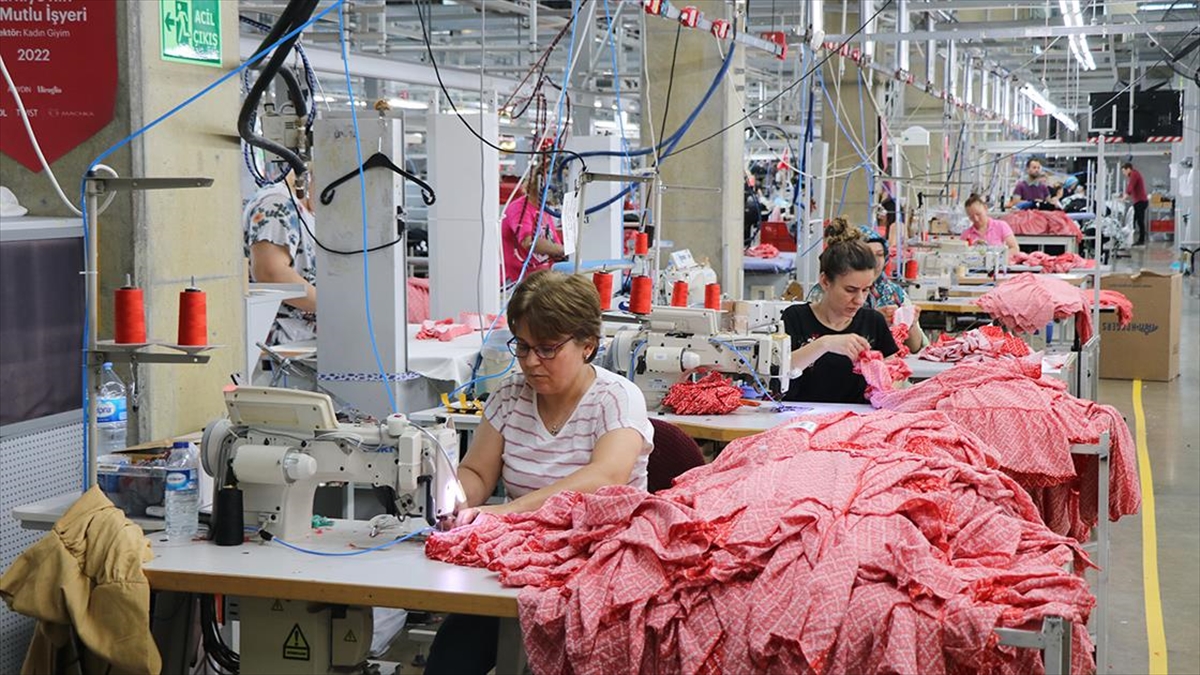 Trakya'da Tekstil Fabrikaları İlanla İşçi Arıyor