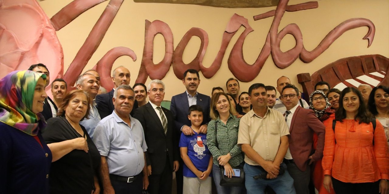 Çevre, Şehircilik Ve İklim Değişikliği Bakanı Kurum, Yeni Evlerine Kavuşan Vatandaşlarla Buluştu