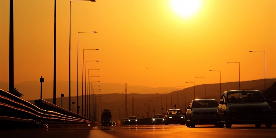Türkiye Bayramda Yollara Düştü