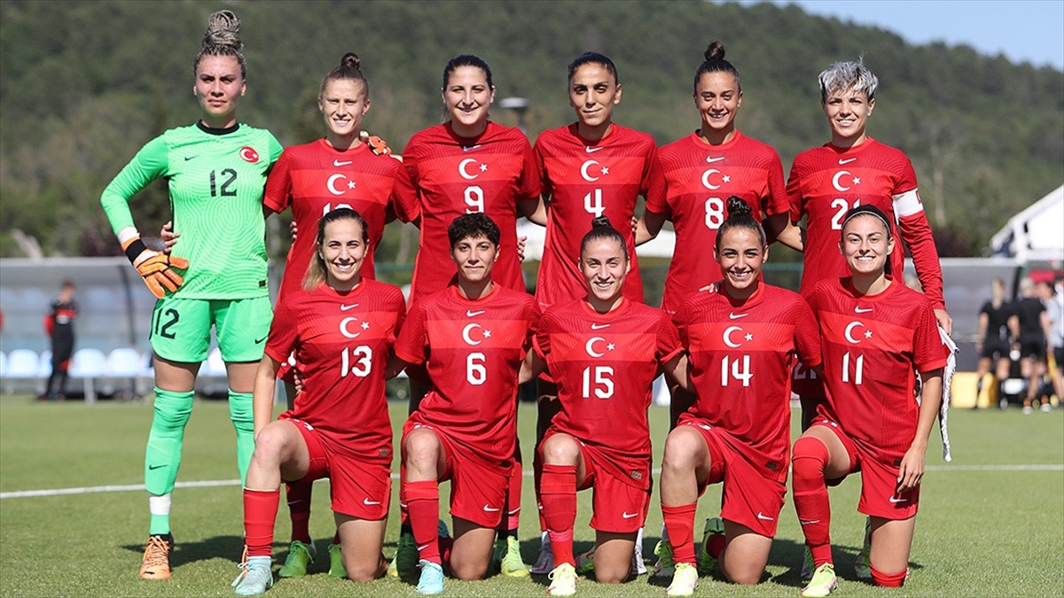 A Milli Kadın Futbol Takımı, Özel Maçta Azerbaycan'ı 2-0 Yendi