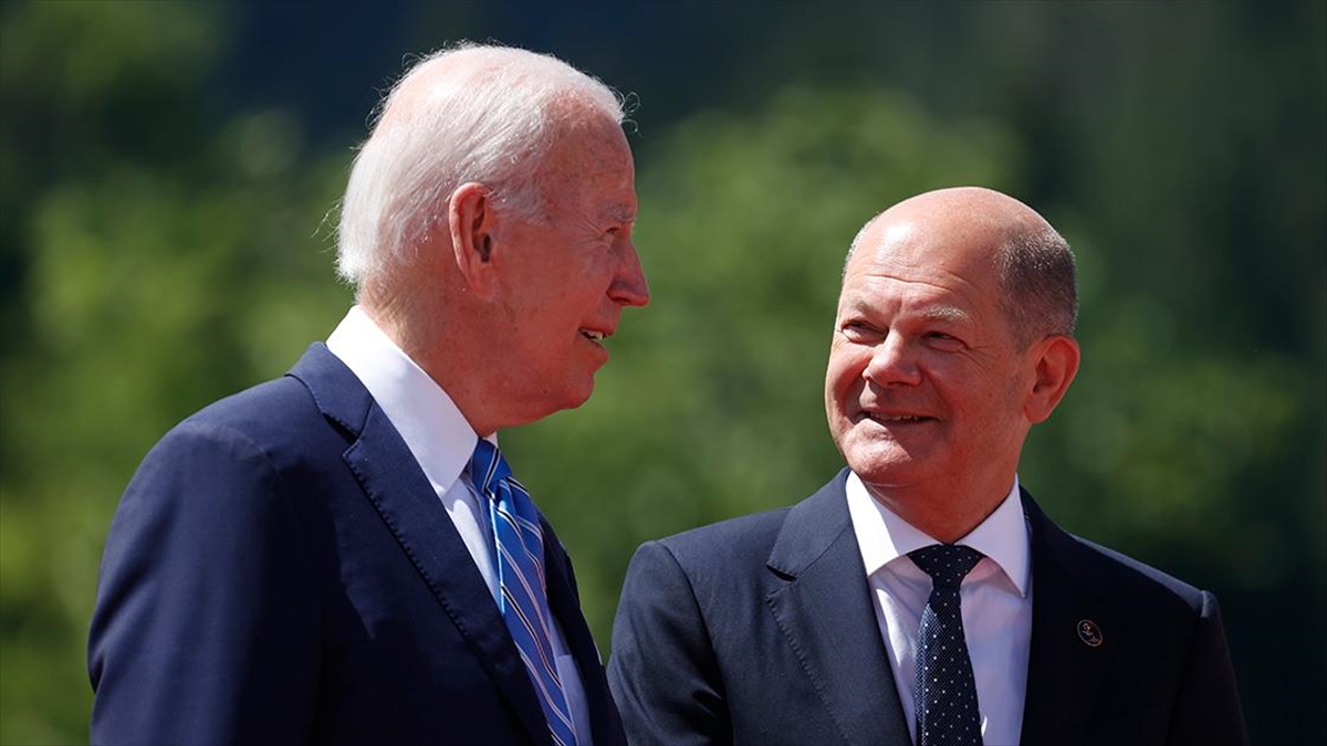 Almanya Başbakanı Scholz İle ABD Başkanı Biden, G7 Zirvesi Öncesi Bir Araya Geldi