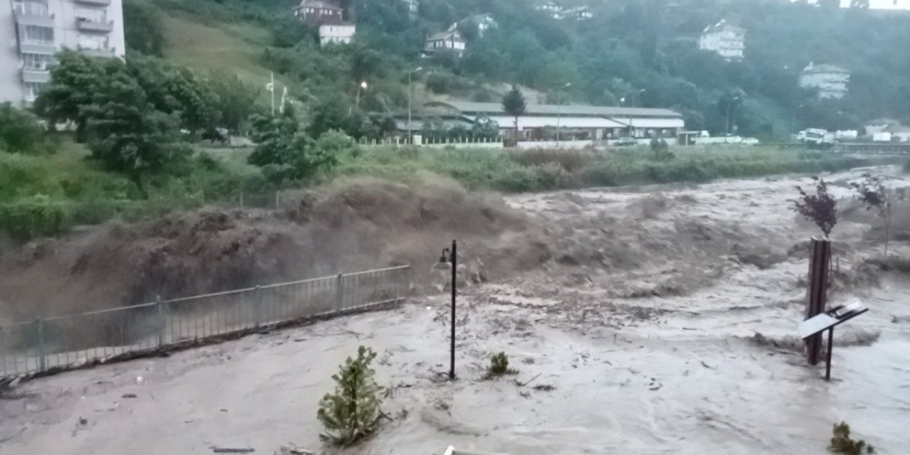 AFAD Kastamonu için uyarı yaptı: İş yerlerini açmayın, üst katlara çıkın