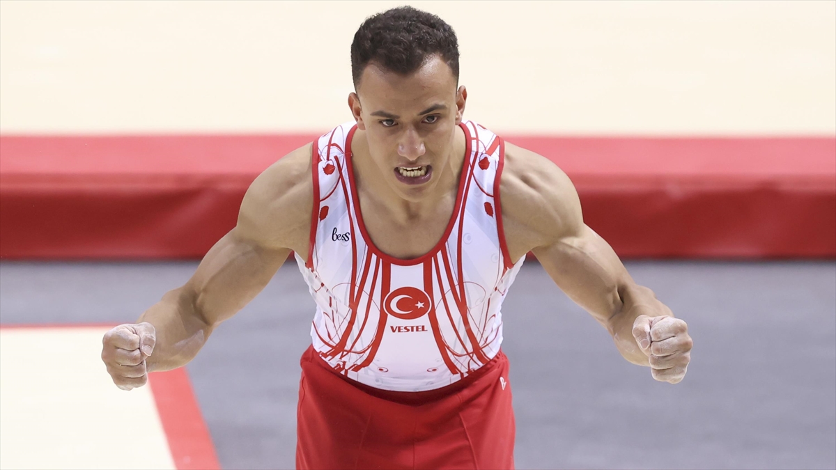 Milli Cimnastikçi Adem Asil, Genel Tasnifte Altın Madalya Kazandı