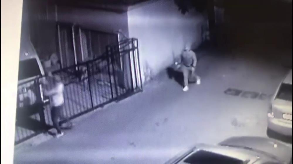 AKP’li eski vekilin aracına molotoflu saldırı