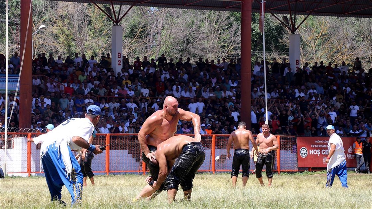 661. Tarihi Kırkpınar Yağlı Güreşleri'nde Yarı Finalistler Belli Oldu