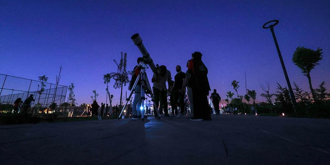 Vanlılar Kentte İlk Kez Düzenlenen Etkinlikte Gökyüzünü Gözlemledi