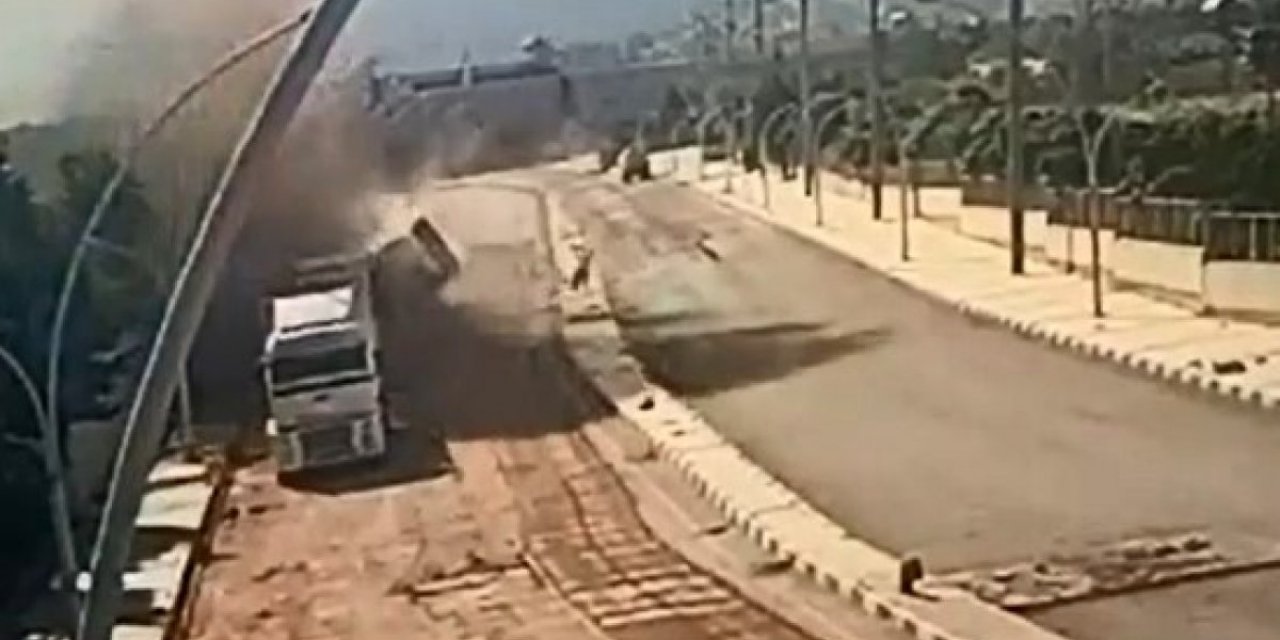 Manisa OSB'de doğalgaz patlaması: 2 işçi son anda kurtuldu