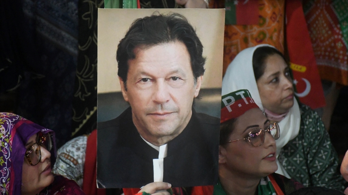 Eski Pakistan Başbakanı Han'ın, Abd'de Lobi Faaliyetleri Yürüttüğü İddia Edildi