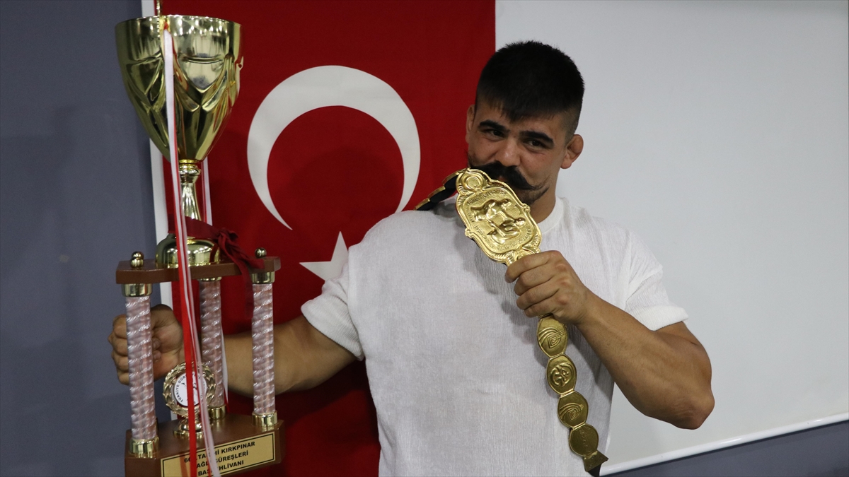 Kırkpınar Yağlı Güreşleri'nin Başpehlivanı Şimşek Spora Başlama Hikayesini Anlattı