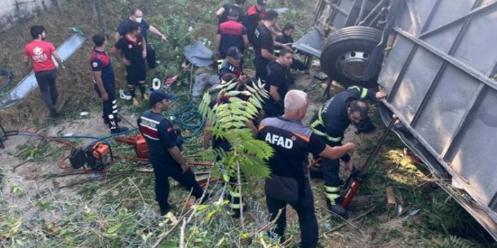 Yolcu Otobüsü Devrildi: 6 ölü, 25 yaralı