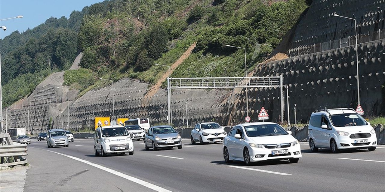 Otoyolda Kurban Bayramı Yoğunluğu Sürdü