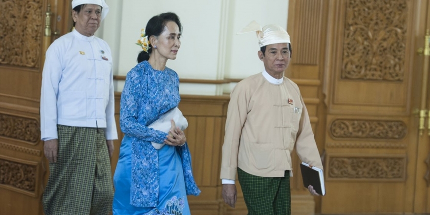 Myanmar Lideri Suu Çii Aşırı Sağa Yaklaşıyor