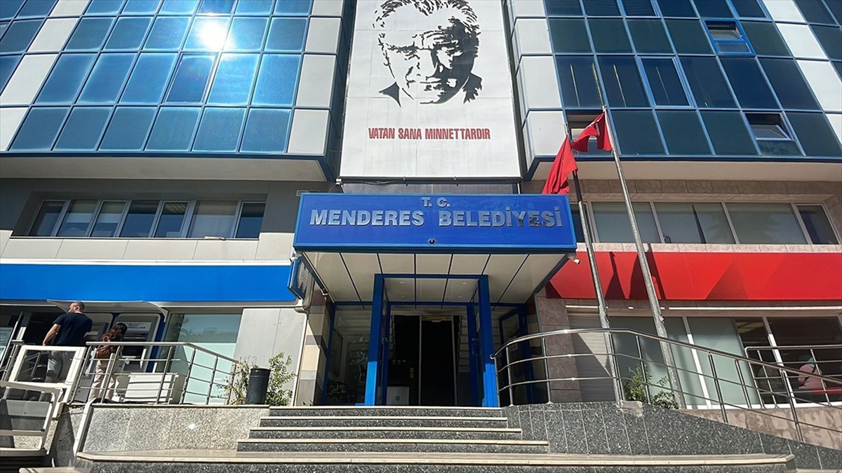Menderes Belediye Başkanı Kayalar İle Yenikent Belediye Başkanı Yumuşak Görevden Uzaklaştırıldı