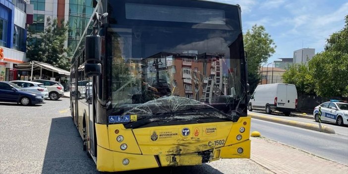 İstanbul'da İett Otobüsünün Karıştığı Kazada 3 Kişi Yaralandı
