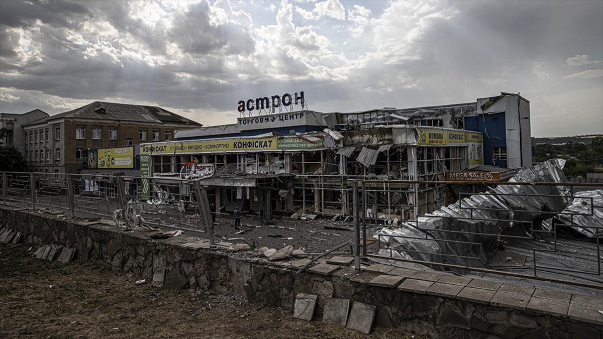 Rusya'nın Ukrayna'daki Donetsk Bölgesine Yönelik Hava Saldırıları Sürüyor