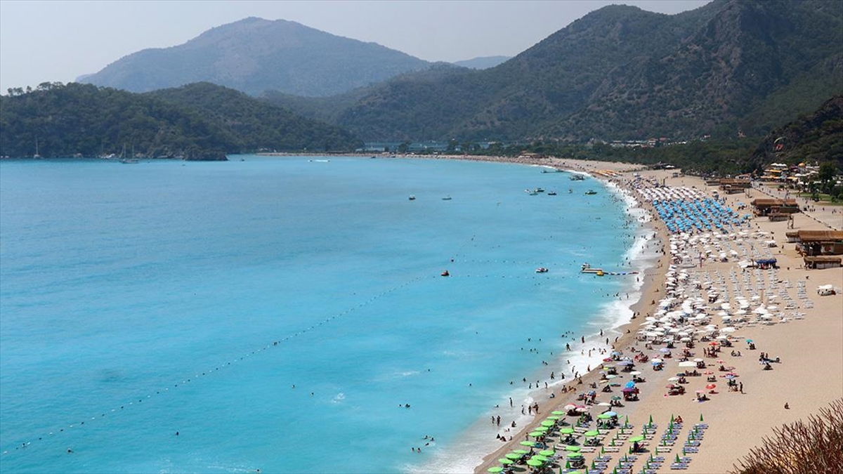 Güney Ege Sahillerinde Bayram Tatili Yoğunluğu Yaşanıyor