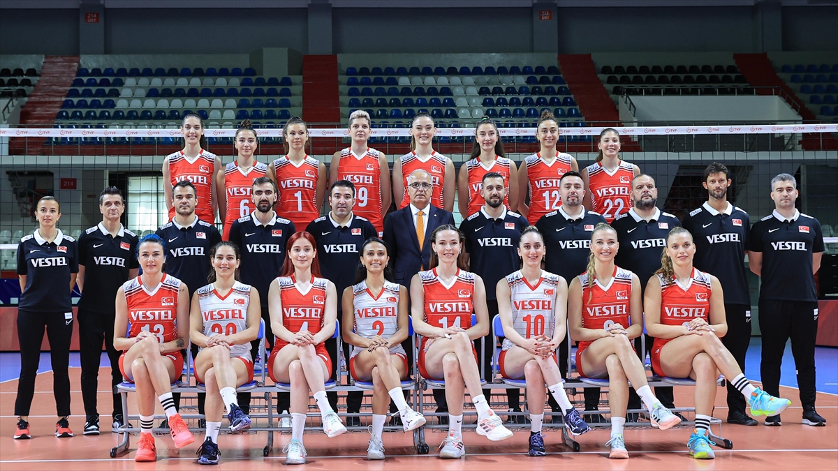 A Milli Kadın Voleybol Takımı Basın Mensuplarıyla Buluştu