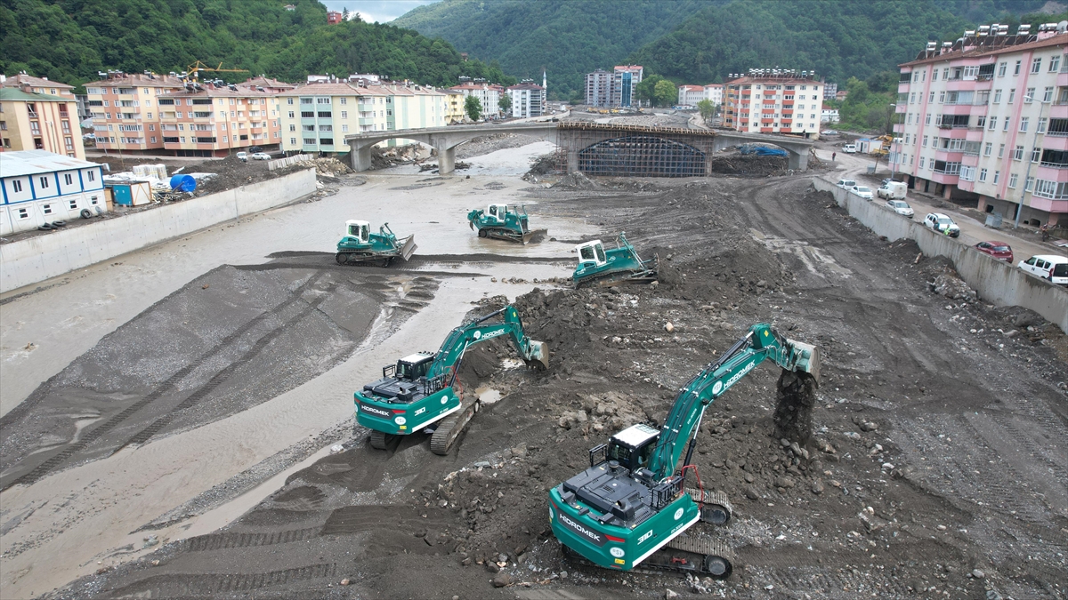 Kastamonu'da Selin İzinin Silinmesi İçin Kurban Bayramı'nda Da Çalışmalar Sürüyor