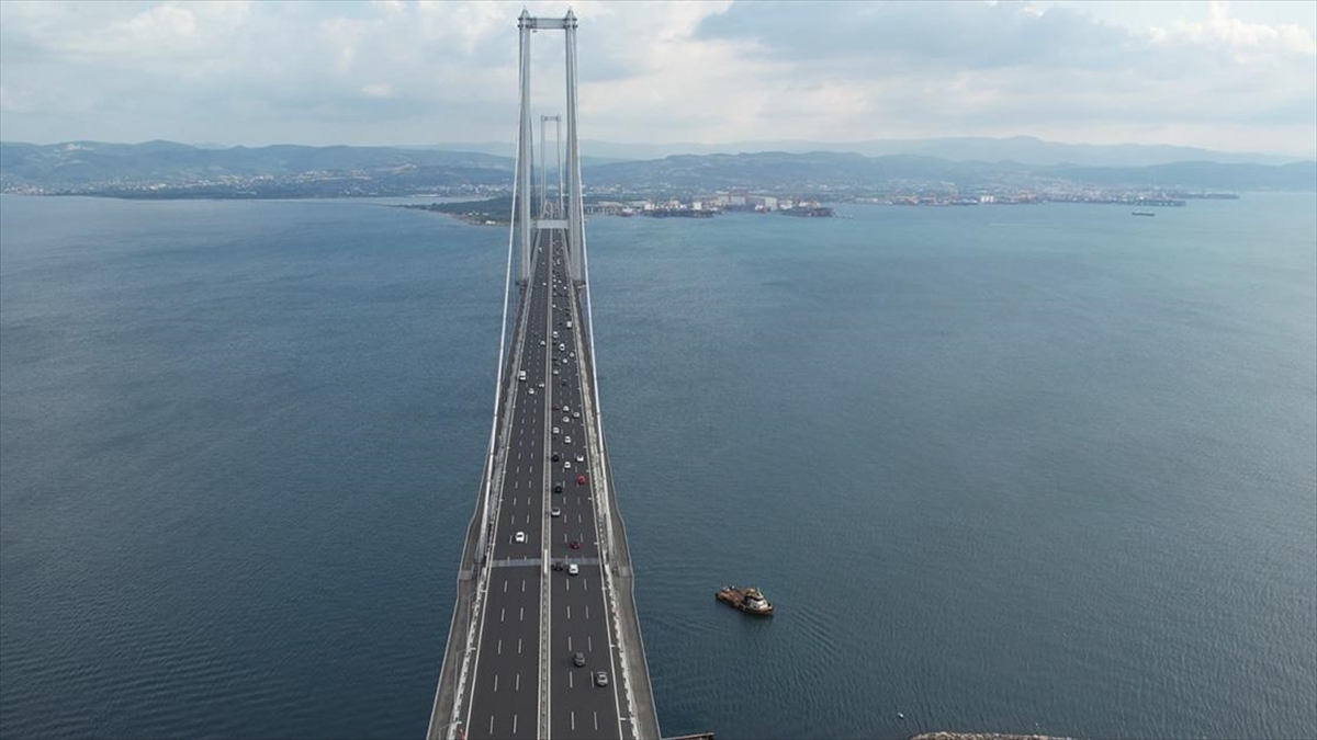 Osmangazi Köprüsü'nde Araç Geçiş Rekoru