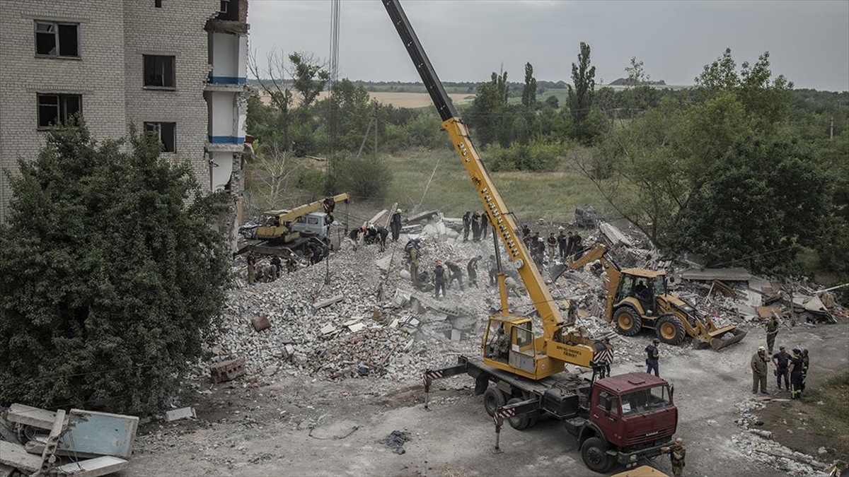 Rusya: Donetsk’teki Çasov Yar’da Ukrayna Askeri Birliklerinin Geçici Dağıtım Noktasını Vurduk