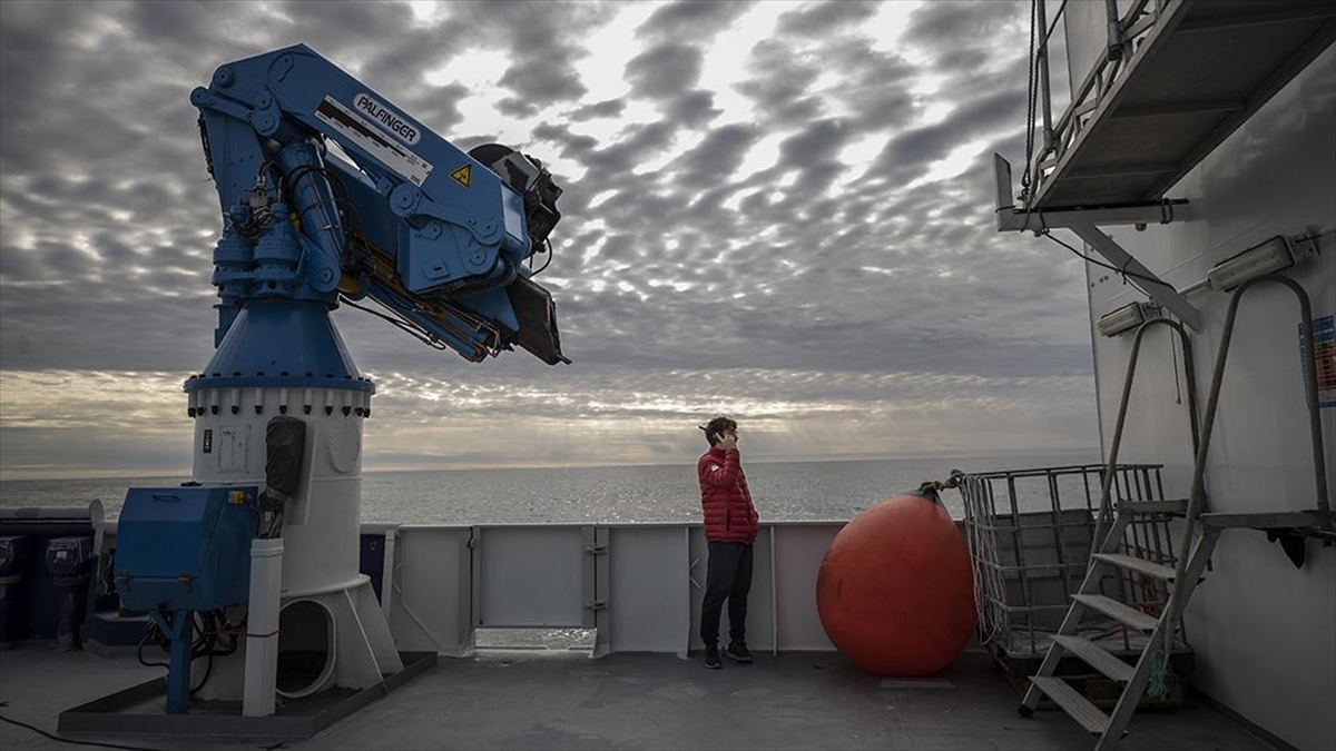 İkinci Ulusal Arktik Bilimsel Araştırma Seferi Ekibi Bayramı Arktik Okyanusu’nda Kutladı