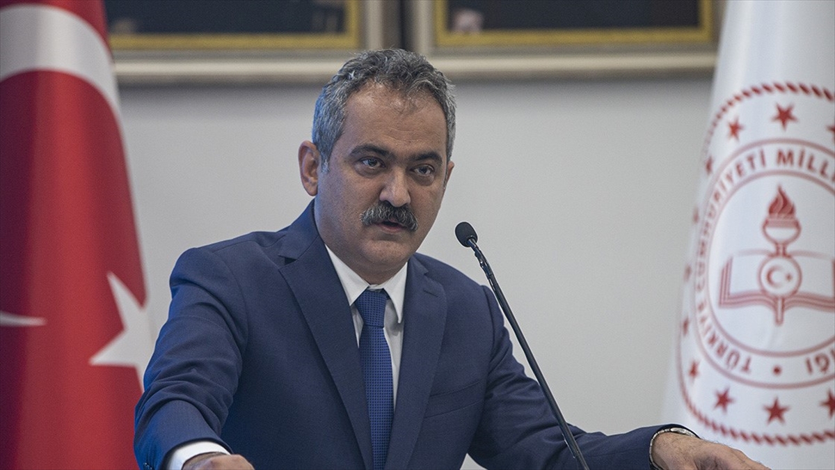 Meb'in 'kadına Yönelik Şiddetle Mücadele' Eğitimleri Sürüyor